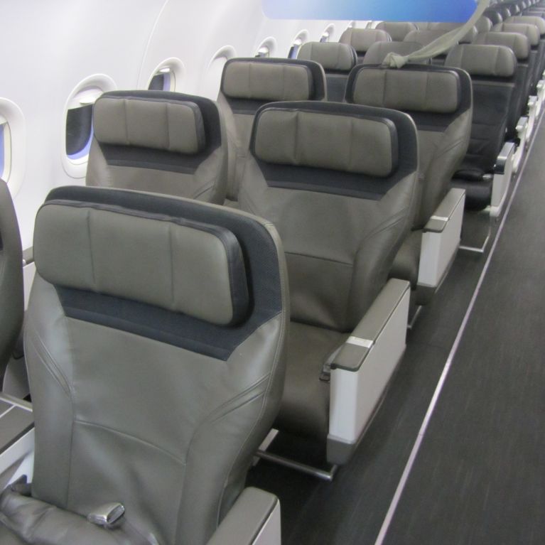 o240616_aircraft-seats_airbus-a320-family_recaro_4710ay54-main